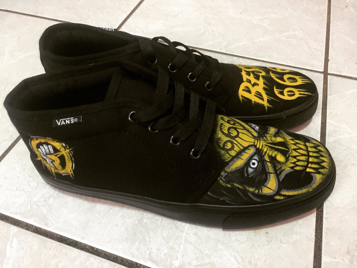 OscarShockDG's tweet photo. @VANS_66 personalizados para @Bestia666tj #Tj #LaRebeliónAmarilla #ShockDesign #HechoEnMéxico🇲🇽 https://t.co/yMhRQW5BQP