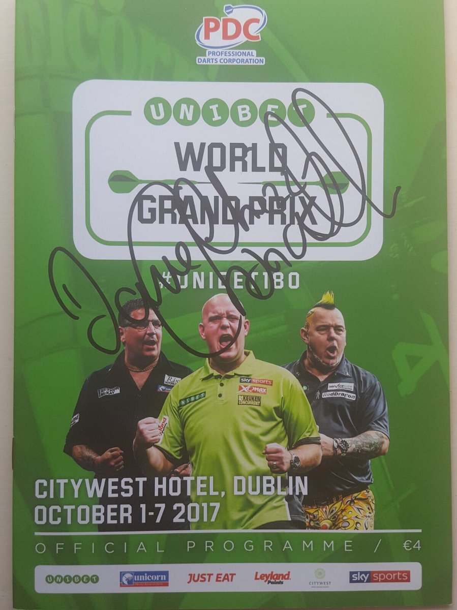 Win a Unibet World Grand Prix programme signed by Dave Chisnall. 

Just RT and follow to enter.

Winner will be selected at random.