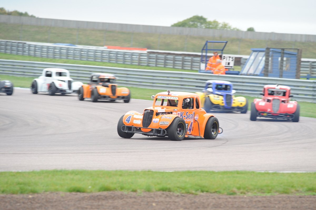 UKLegends's tweet photo. NEWS: #MRF #LegendsCars Leader @johnmickel Increases Advantage @RockinghamUK https://t.co/hodB50wPeM https://t.co/9wPGIw4b6a