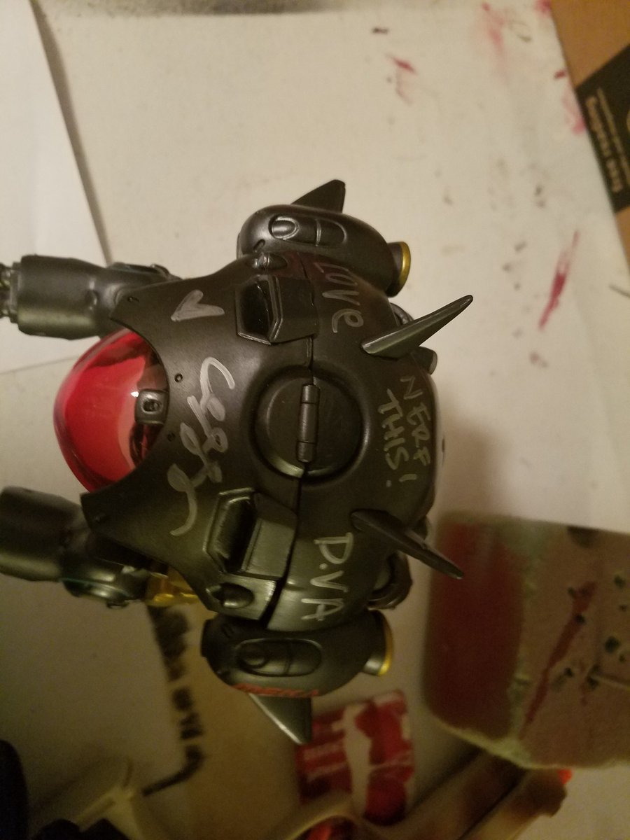 Draconicals's tweet photo. @CharletChung went all out signing my D.VA pop at #MEGACONTAMPA , even little warpaint cheeks! Enjoy the Blackwatch badge Charlet! https://t.co/lM2SLsipnt