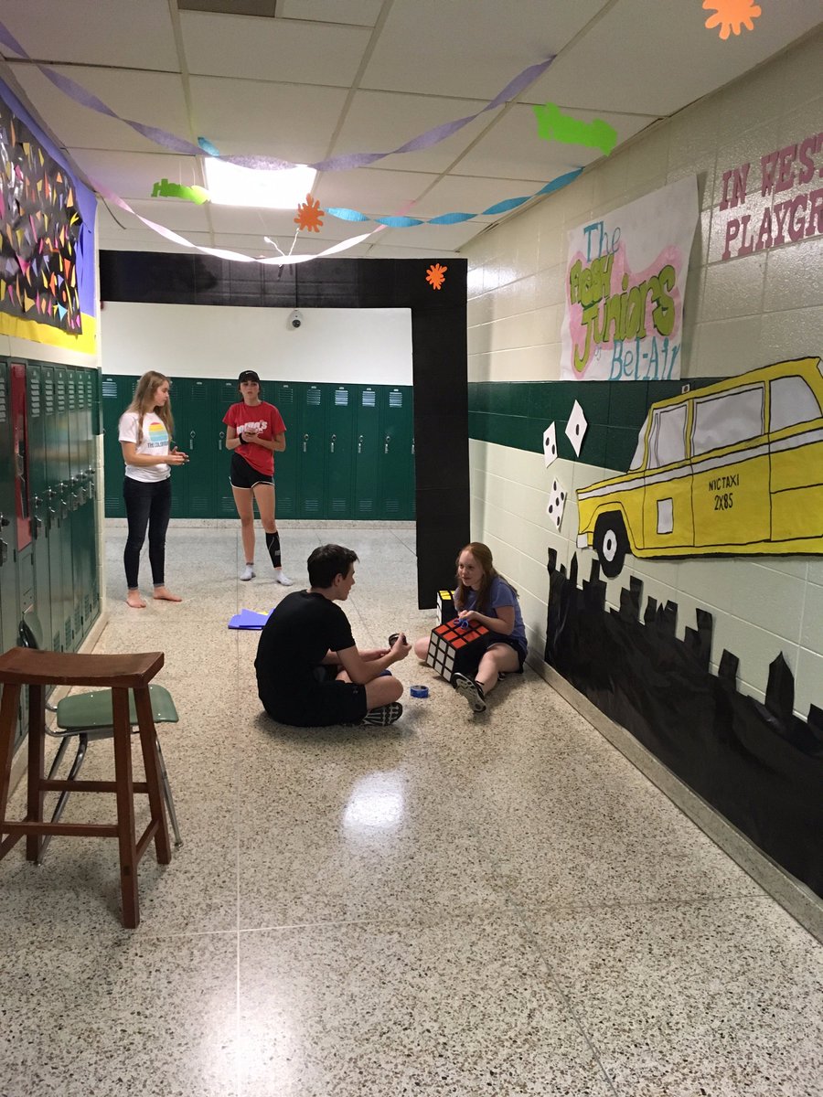 DCESeniorHigh's tweet photo. Members of the Junior class worked hard to have their hallway ready for Homecoming week. #EverestPride #DCEWeAreOne https://t.co/3RYGEnmvLU