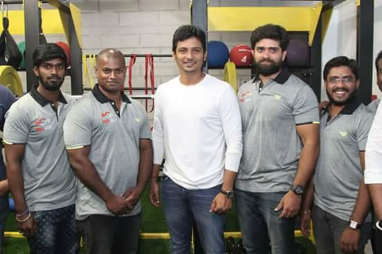 ji_fan_smsmaya's tweet photo. @Actorjiiva #MuscleGarage
👌👌 https://t.co/lLBEMCAJO0
