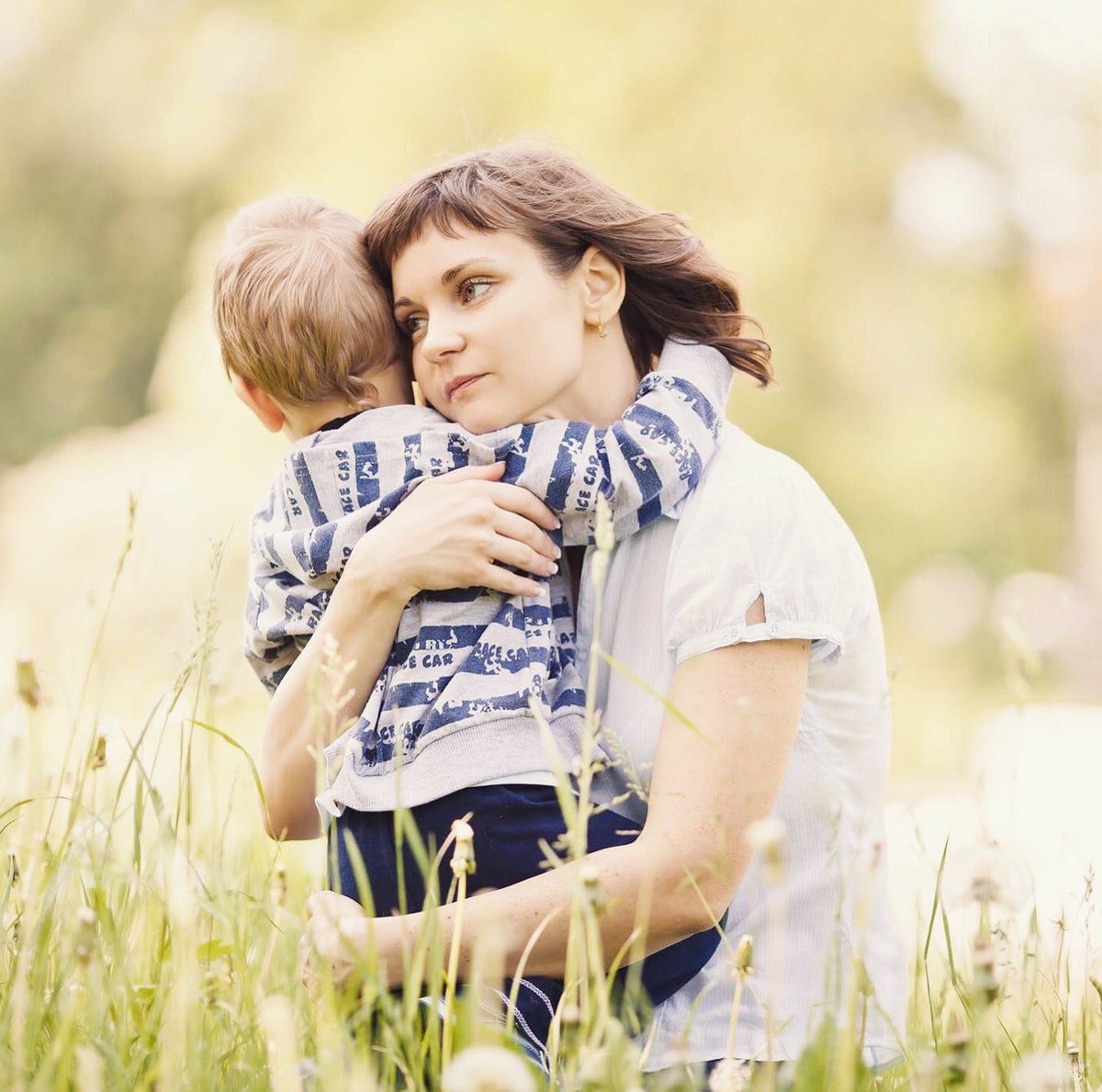 MerBaby_'s tweet image. 💔In wake of the Las Vegas shooting, tips for helping children cope with traumatic events: helpguide.org/articles/ptsd-… #LasVegasShooting