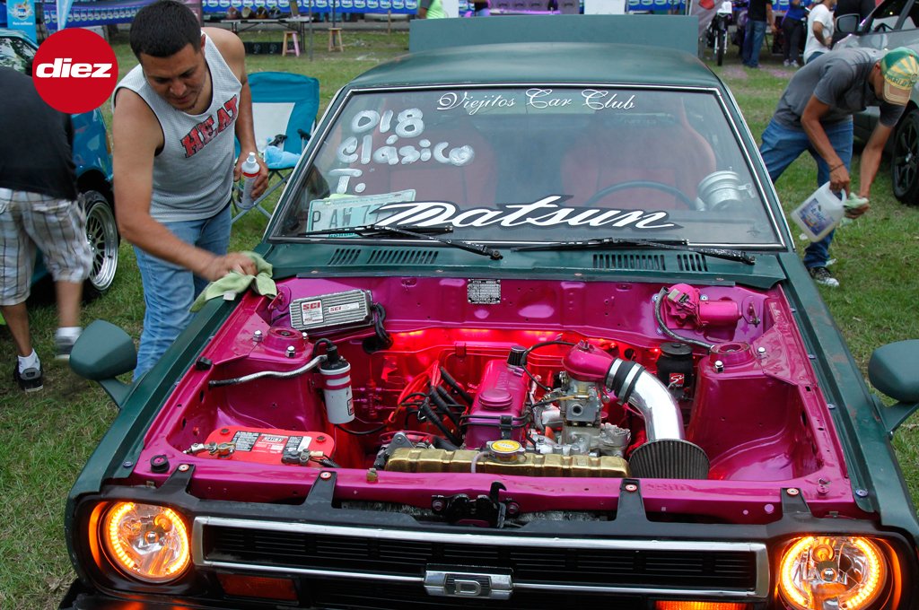 DiarioDiezHn's tweet photo. #Autoshow2017 se realizó en #SanPedroSula. Por cuarto año, se exhibieron más de 100 vehículos desde clásicos hasta de última generación. https://t.co/FwklNUuL78