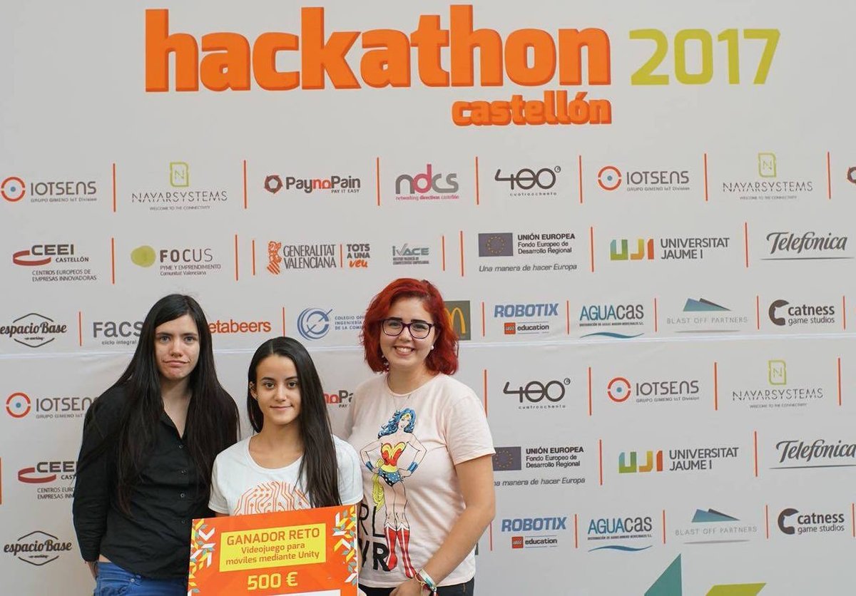 Cuatroochenta's tweet photo. Piedra, papel o tijera. Un sencillo juego multijugador ganó el 2º reto de Cuatroochenta en #HackathonCS2017 👉https://t.co/cQltVx7PhD https://t.co/f4O9ZBmnNx