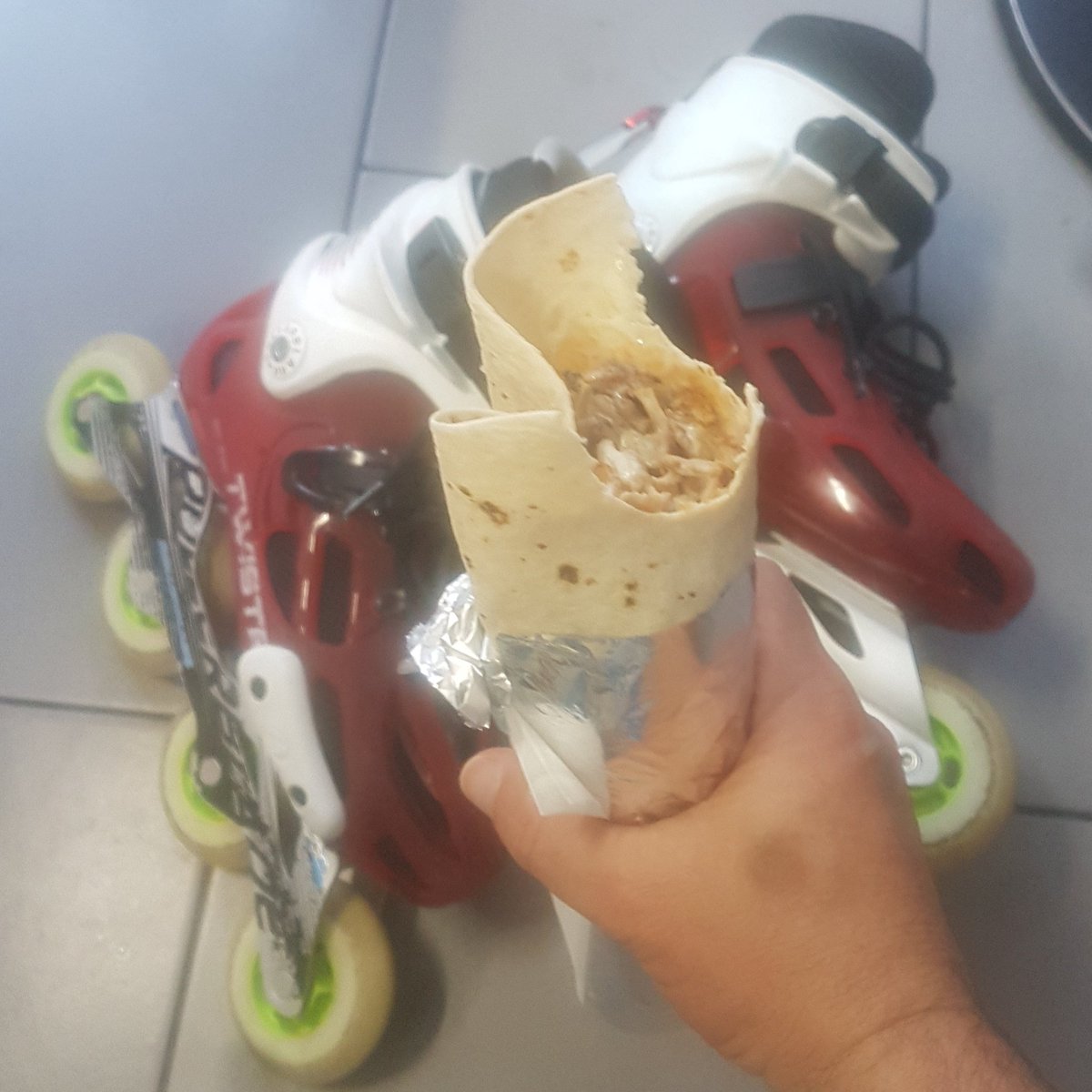 natanfreeskate's tweet photo. Kebabing !
#inline_downhill #twincambearings #inlinedownhill #ilq9probearings #kebab #atomwheels https://t.co/FNmfkRLMc3