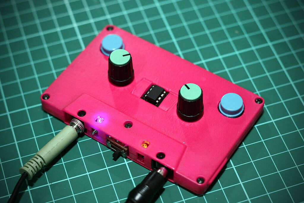 womensaudio's tweet photo. Crazy 8-Bit Synths Fit Inside Old Cassette Tapes using tiny Arduinos https://t.co/fSWb0PF7cw https://t.co/0w4ierynLo