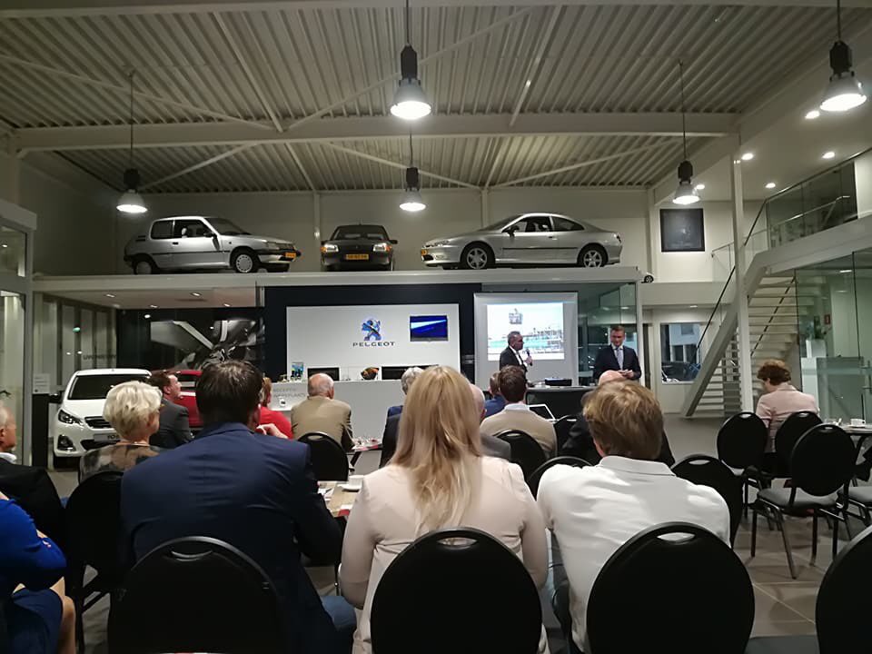#CDA bijeenkomst over "de kracht van het #familiebedrijf" in onze showroom in Voorthuizen.
