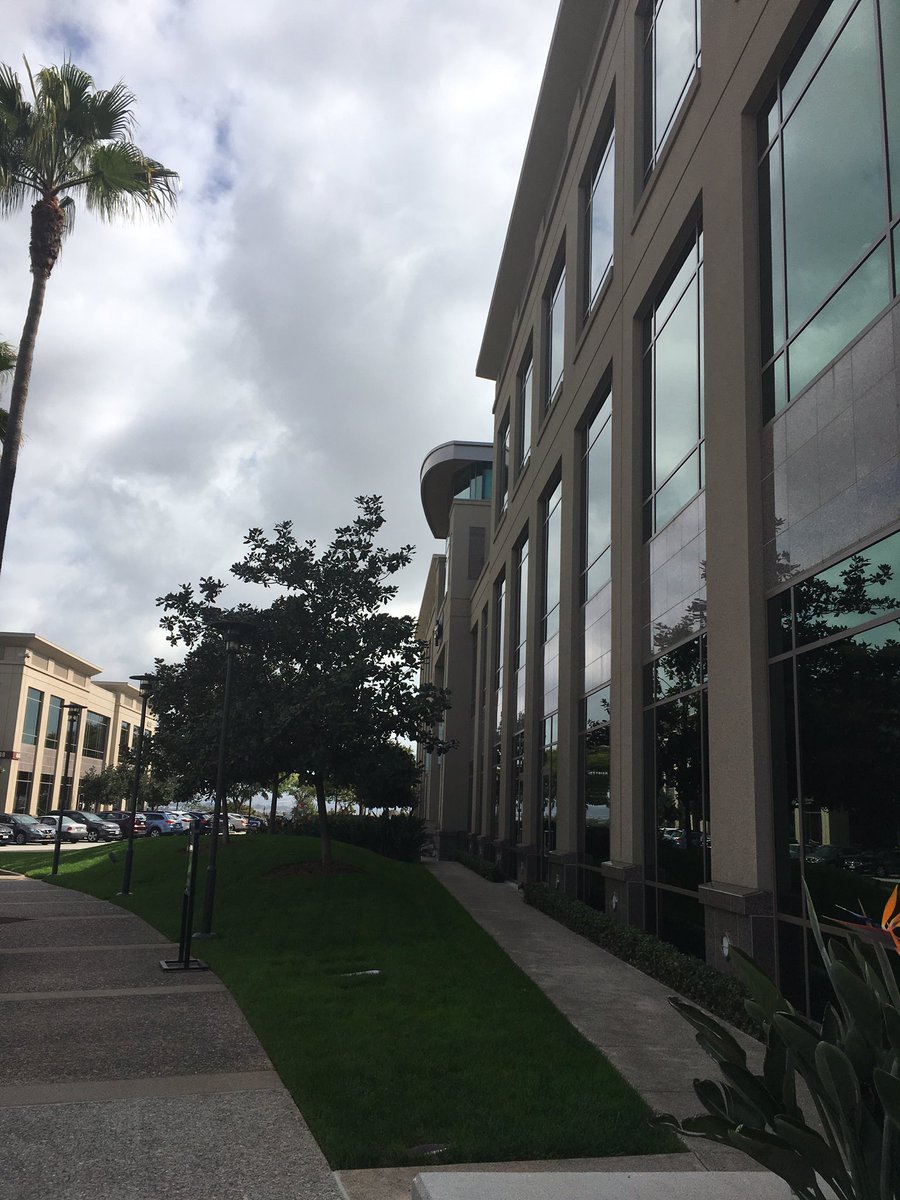 TrueGreekFood's tweet photo. #SanDiego #EastGateMall. Beautiful lightly cloudy day to stop by for some #healthy #Greek#Food &amp; MexicanFood today. https://t.co/vbXjMlloPl