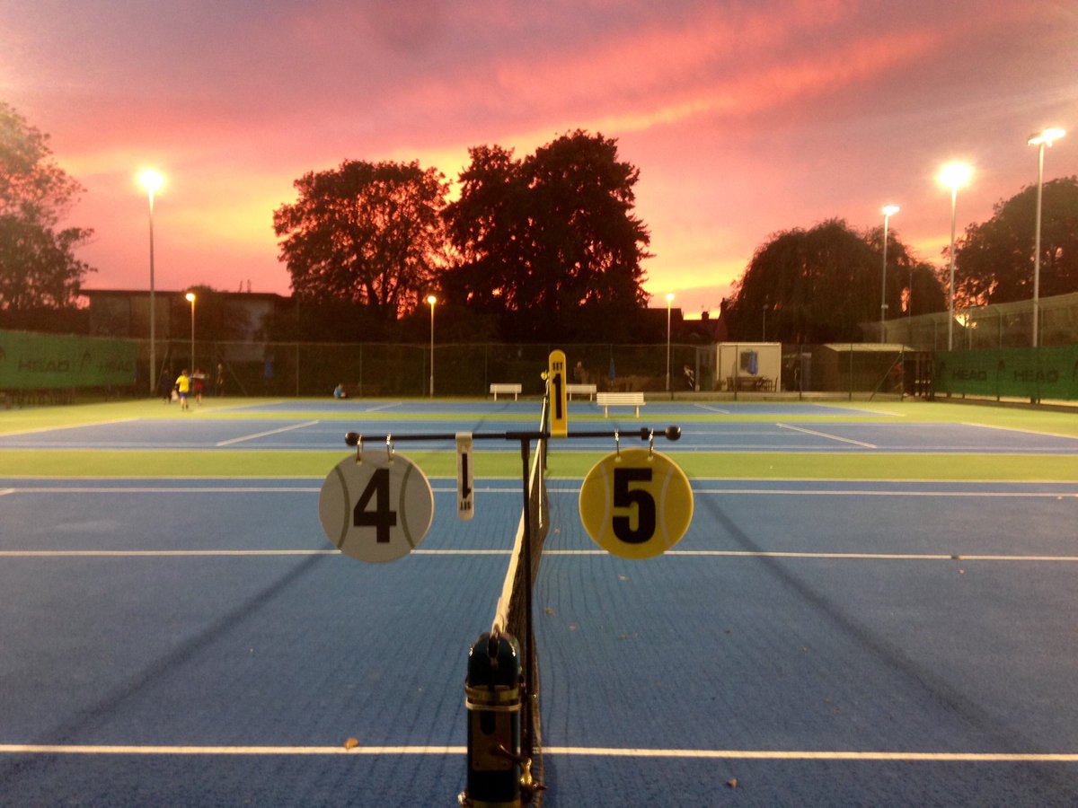 Not a bad view at the Club tonight! <a href="/riversidebeds/">riversidetennisclub</a> <a href="/BedsTennisLTA/">Bedfordshire LTA</a> @LTAEastRegion