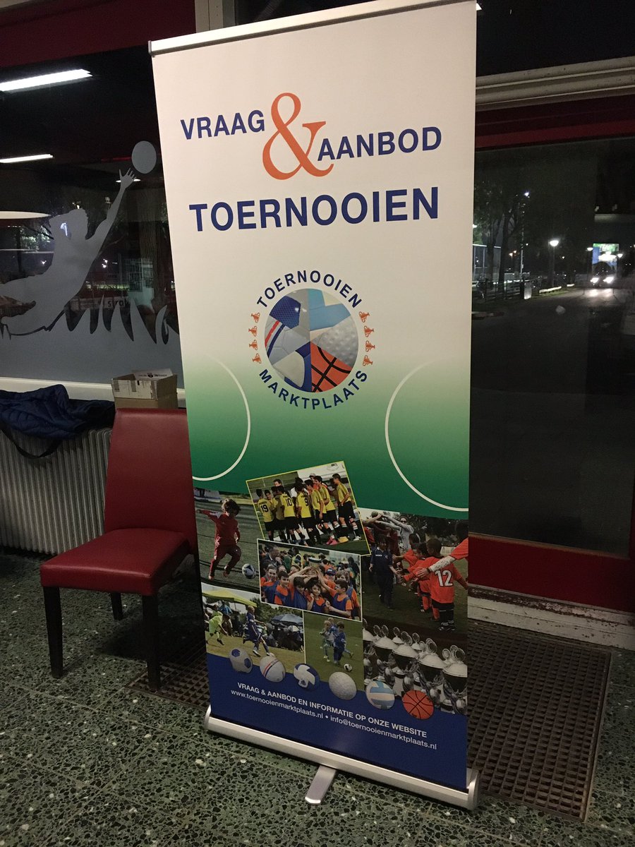 ToernooienMarkt's tweet photo. Toernooibeurs bij @vvGrooteLindt begonnen. Volle bak! https://t.co/PkUeEvi3ED