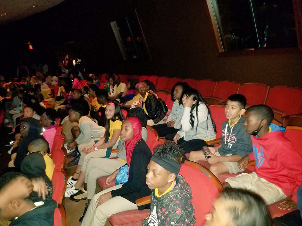 englishfirefly's tweet photo. APS 7th Graders are enjoying Mayhem Poets Artsbridge at @cobbenergypac -amazing performance! #gotart  #creativebrilliance #apslit @tatumkdr https://t.co/Gjbpk1CHFN