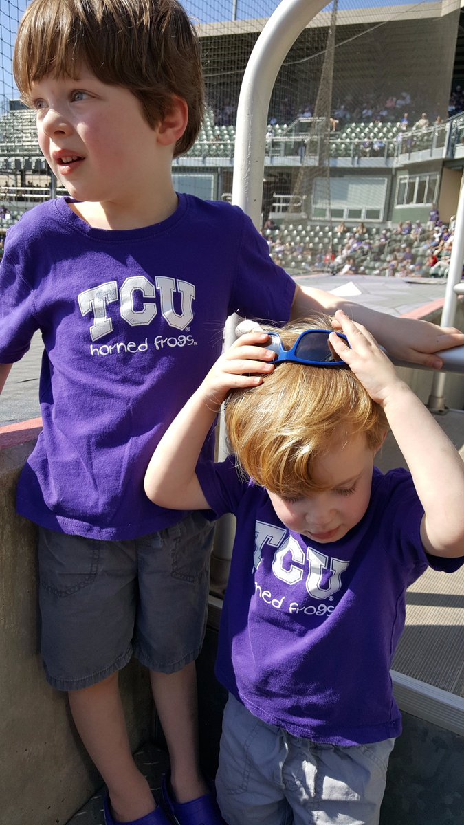 mikethegratest's tweet image. Best memory so far is taking my two boys to the Purple/White game this year.  First game for the youngest. @TCU_Athletics #ToadToThePast