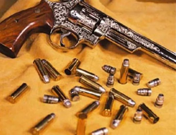 RedDeadSlinger's tweet image. ❛ It's high noon somewhere ❜

▸ Serious | crack
ㅤ▸ lewd | non
▸ New to verse | not RP

#OWRP | #MVRP

◣Young!Au Mecree◥ 

🔁 &amp;amp; 💙 please?