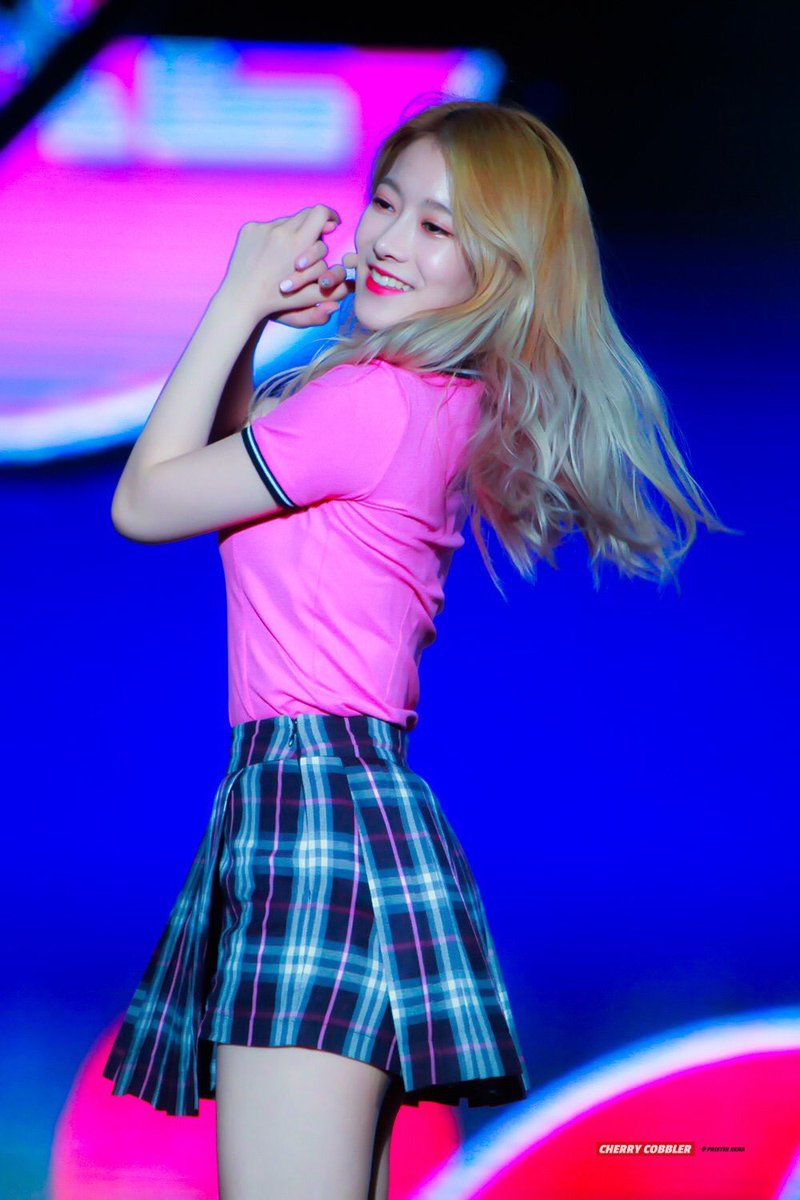yaebinpics's tweet photo. 170930 ❁ CherryCobbler98 https://t.co/nahp9LM2A5