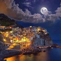 argie810's tweet photo. ..κοιτα που ξεχαστηκαν καποιοι ξελογιασμενοι ανθρωποι κ ξαγρυπνουν κοιταζοντας το φεγγαρι.
Ονειρευονται κ ελπιζουν.!!

         Καληνυχτα..❤ https://t.co/ZlpOevUNV0