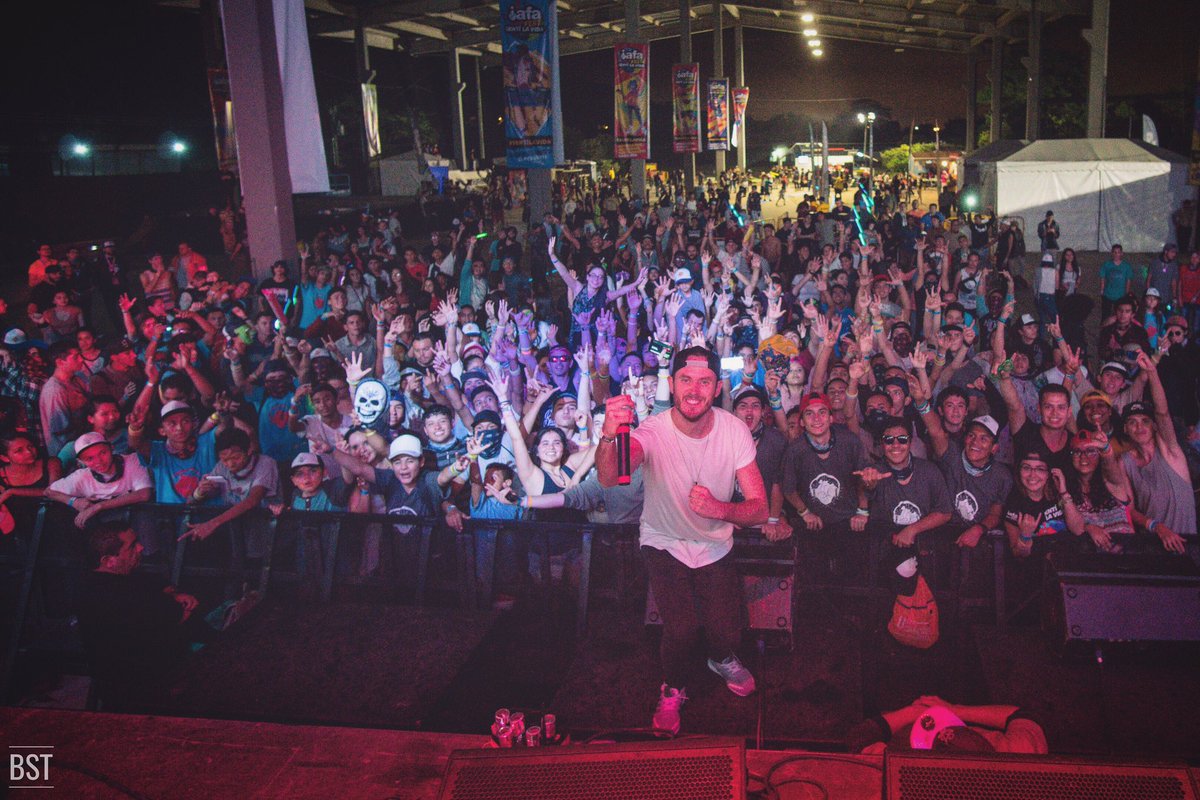 DjJaviReina's tweet photo. Que energía Costa Rica ❤️🇨🇷 #PuraVida 

🙌🏼@iafafestcr 🙌🏼 https://t.co/3K8HJxBu1K
