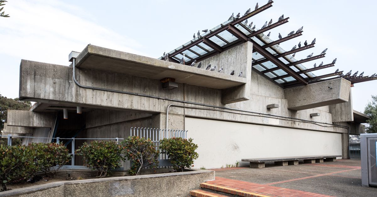 CadillacCoating's tweet photo. A love letter to a brutalist BART station that stands above the rest. (via @curbed) https://t.co/2Benb4jpFF #design #architecture https://t.co/BHoXgRArC1