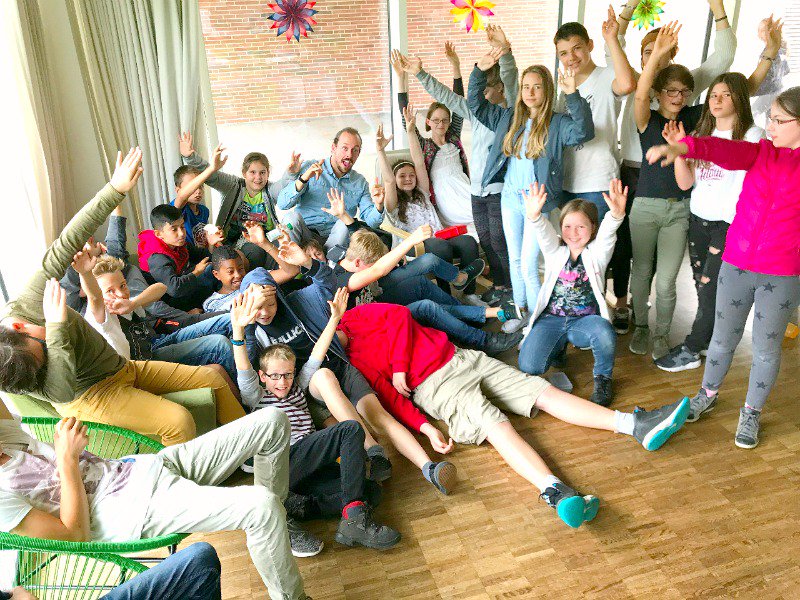YLEurope's tweet photo. This is what it looks like when Young Life Staff show up at the school. Who's looking forward to club this week? #YLDACH #YLMuenchen #YLClub https://t.co/vBnZG8STgX