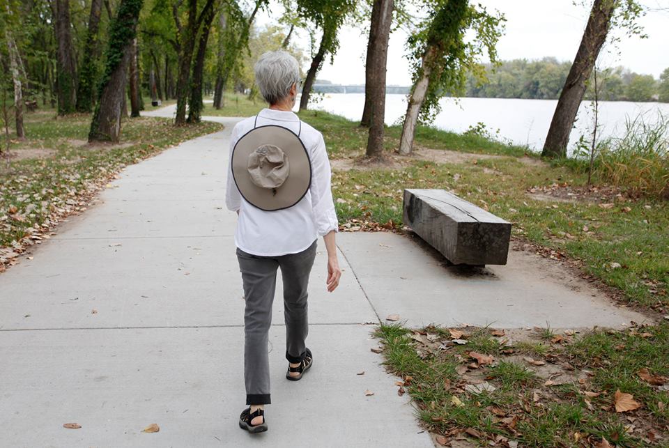 LawrenceKSLoop's tweet photo. Pix of Burcham Park Trail along Kansas River! https://t.co/XU9AUaBLX1
#LawrenceLoop #Loopers @lprdks @LiveWellLawrnce @LDCHEALTH @lmhorg https://t.co/IxGkUx7CJc