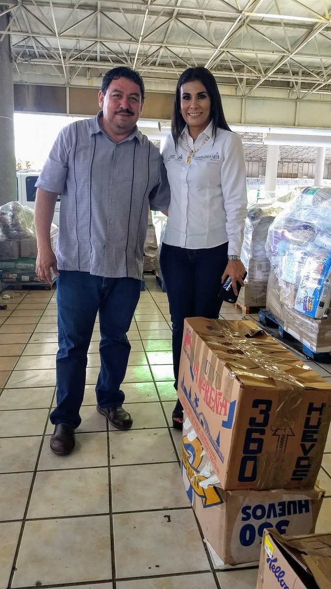difestatalcoli1's tweet photo. @difestatalcoli1 Agradece a integrantes del programa PROSPERA colecta de víveres #ColimaApoya para afectados #sismo #FuerzaMéxico @DIF_NMX https://t.co/v4ug7aw5FK