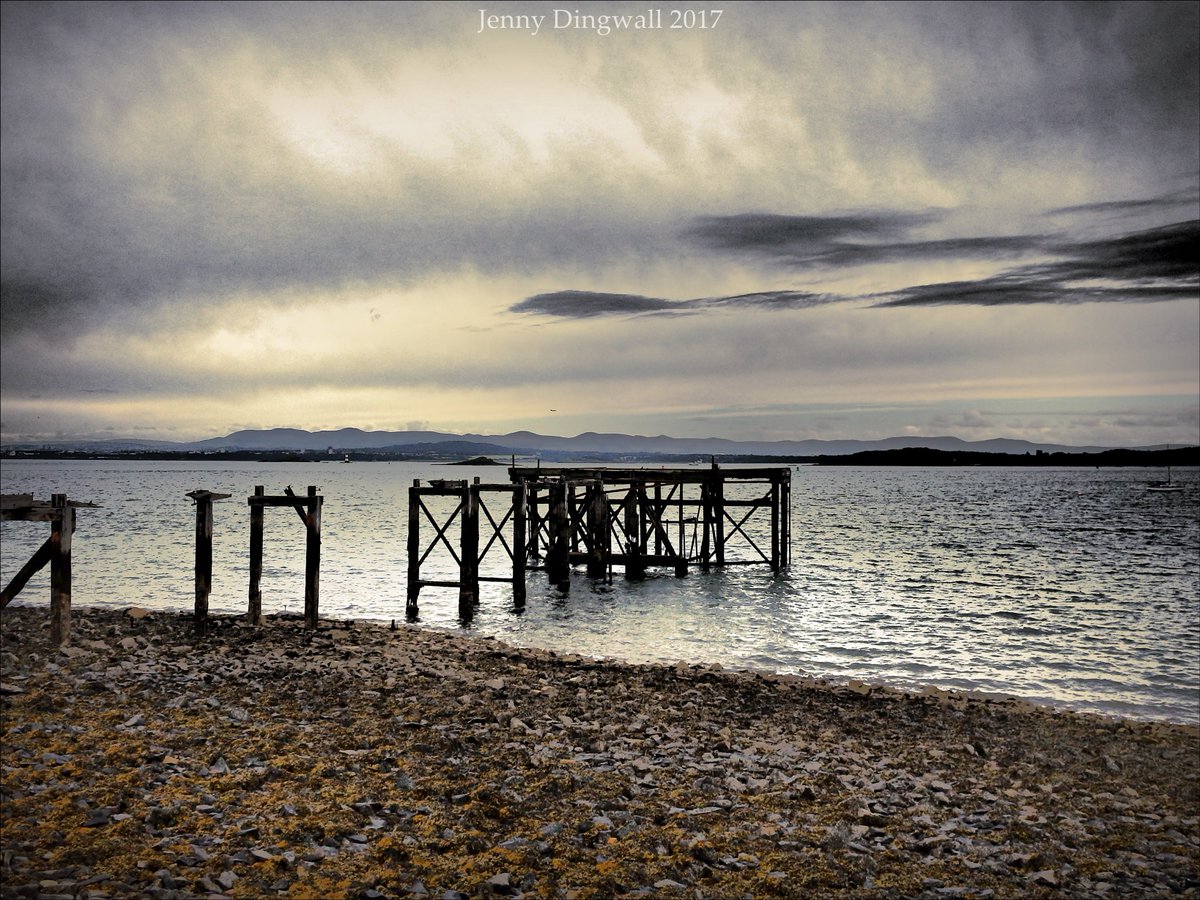 HawkCraigs Pier, <a href="/AberdourToday/">AberdourToday</a> @AroundFife @exploringfife <a href="/Maidoftheforth/">Maid of the Forth</a> <a href="/lyon1emporia/">Storm Spotter</a> <a href="/TouristScottish/">#Scotland</a> <a href="/yourdistinctive/">Images Scotland</a> <a href="/dunfermlinep/">Dunfermline Press</a>