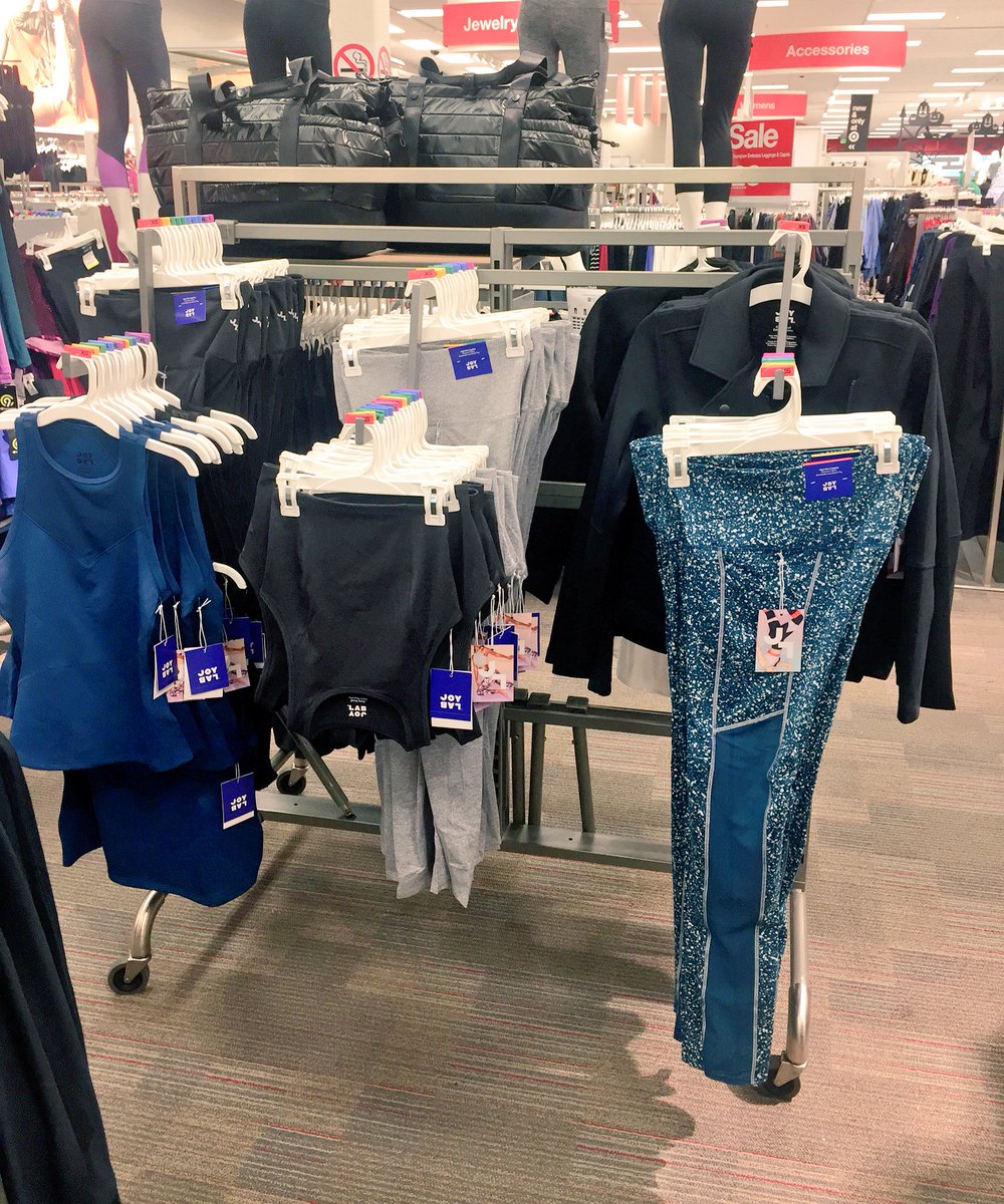 JoyLab is now at #0966! 💪🏽👟😍Stylish &amp; affordable athletic wear that you can wear anywhere - yes, please! #TargetStyle #oneofeachplease 🛒