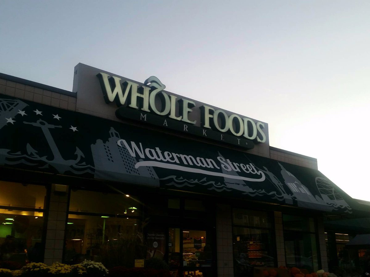 MVDressingCo's tweet photo. Great showing @WholeFoods #WatermanSt #Prov! Thank you all for #supporting #localbusiness! https://t.co/qH3b99u8yu