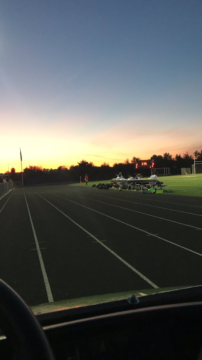 the_ms_Jess's tweet photo. Beautiful night to watch a win from our boys soccer team. 
#gators https://t.co/2pKbkavne6