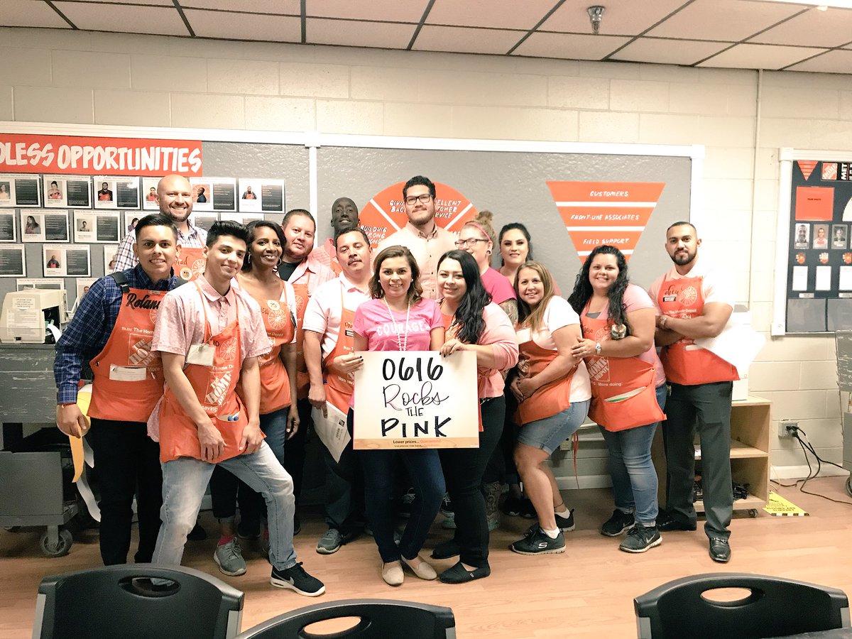 Maria102915's tweet photo. October is Breast Cancer Awareness Month, and #0616 rocks the Pink! @PacSouth @Steven_Mousseau https://t.co/XA6EzPpP3a