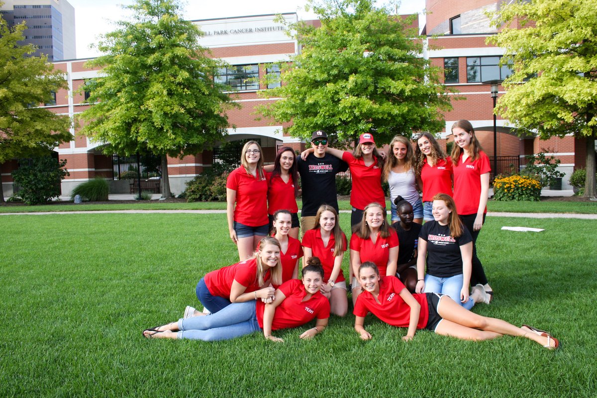 RoswellPark's tweet photo. Help create a #CancerFreeReality -- join the @yroswell Street Team! Applications are now open: https://t.co/JgZiswrcZB https://t.co/TVs0GeXnk4