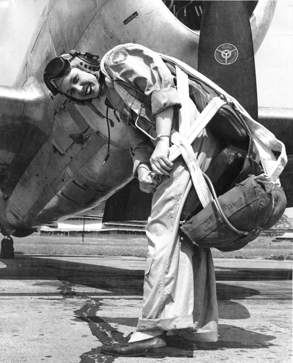 persimew's tweet photo. #Fallbackintime to the female pilots of #WW2 in The Wings to Fly https://t.co/saBJViMC0Z #kindleunlimited #bisexual #IAN1 #lesfic #FWRT https://t.co/Mz8QEZZQMK