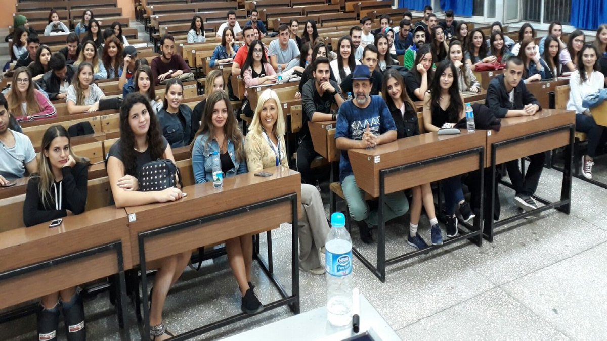 odedeoglu's tweet photo. Bugün #egeüniversitesi #matematik öğrencileriyle "sevdiğin işin peşinden git" temalı bir söyleşi gerçekleştirdim.Siz hangi işi seviyorsunuz? https://t.co/Q6HZQQlkvK