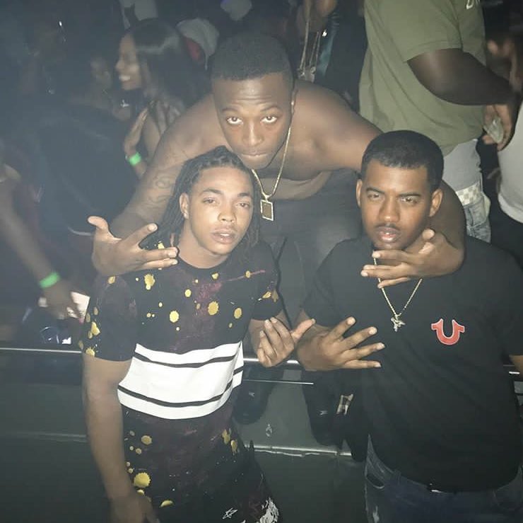 lilreese4blk's tweet photo. That block Life Pay Off Fuck what A Nigga Talking Bout #4Blk #MurdaGangShit https://t.co/7yunlReS3V