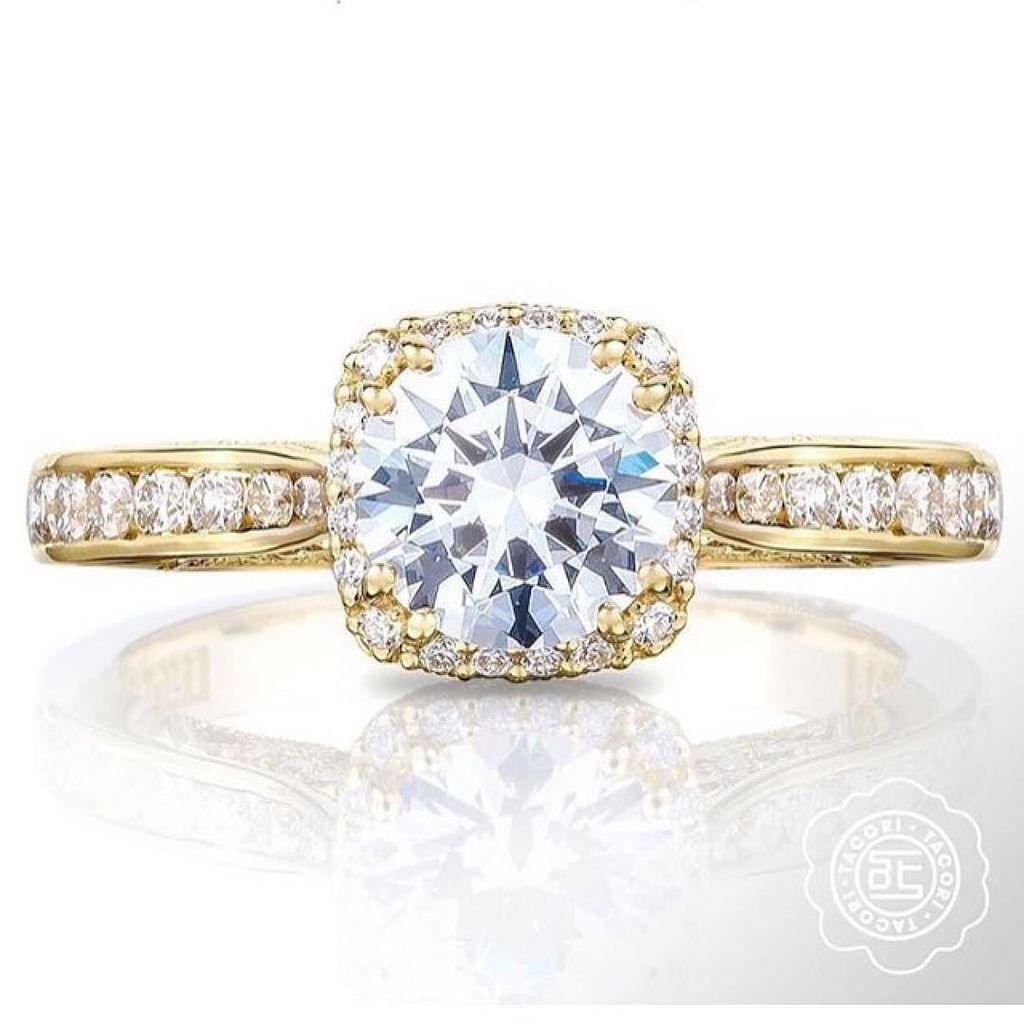 Beautiful design available at @mayfairjewellers
・・・
Tacori bloom where the stone is the star #tacori #engagementri… instagram.com/p/BZwdqy9l-GY/