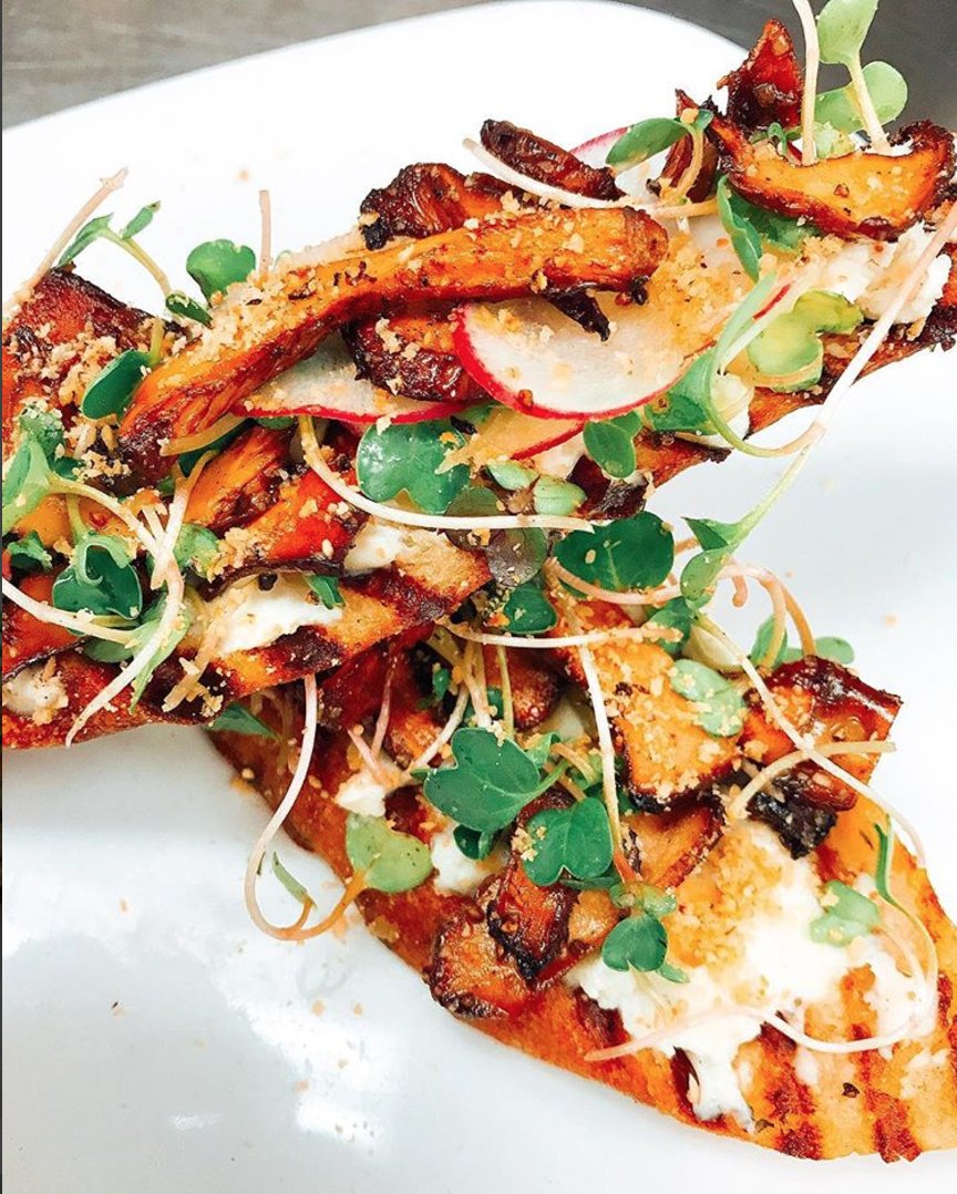 catch31's tweet image. Virginia Beach Restaurant Week IS HERE! 
If this is just the appetizer, you know you're in for a treat.
#Catch31