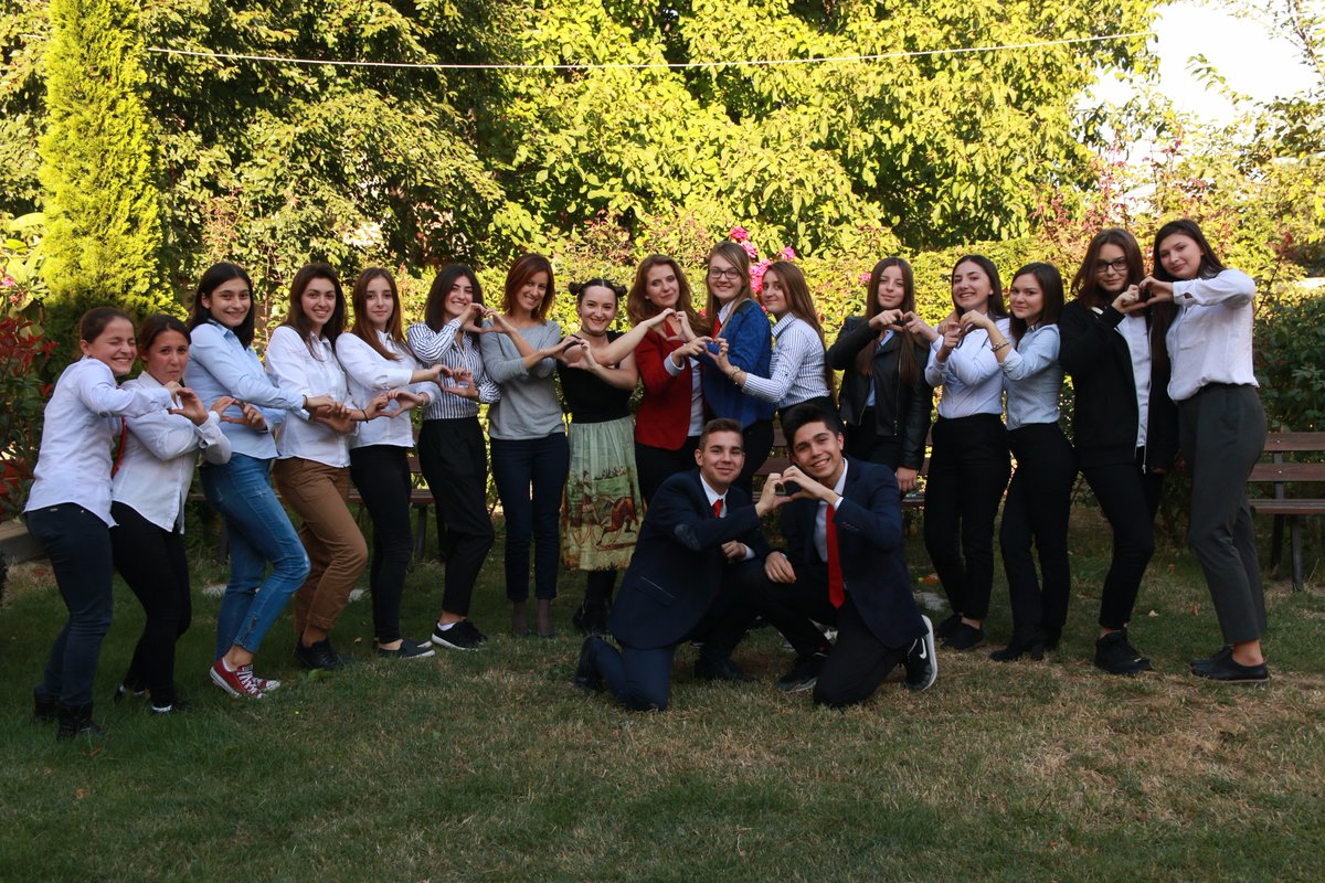 AsociatiaGoFree's tweet photo. În weekend am ajuns la Panciu, cu @FESRomania, unde am discutat cu elevii despre politica locală și principiile campaniei @NoHateSpeechRo. https://t.co/9IWmH5cAg5