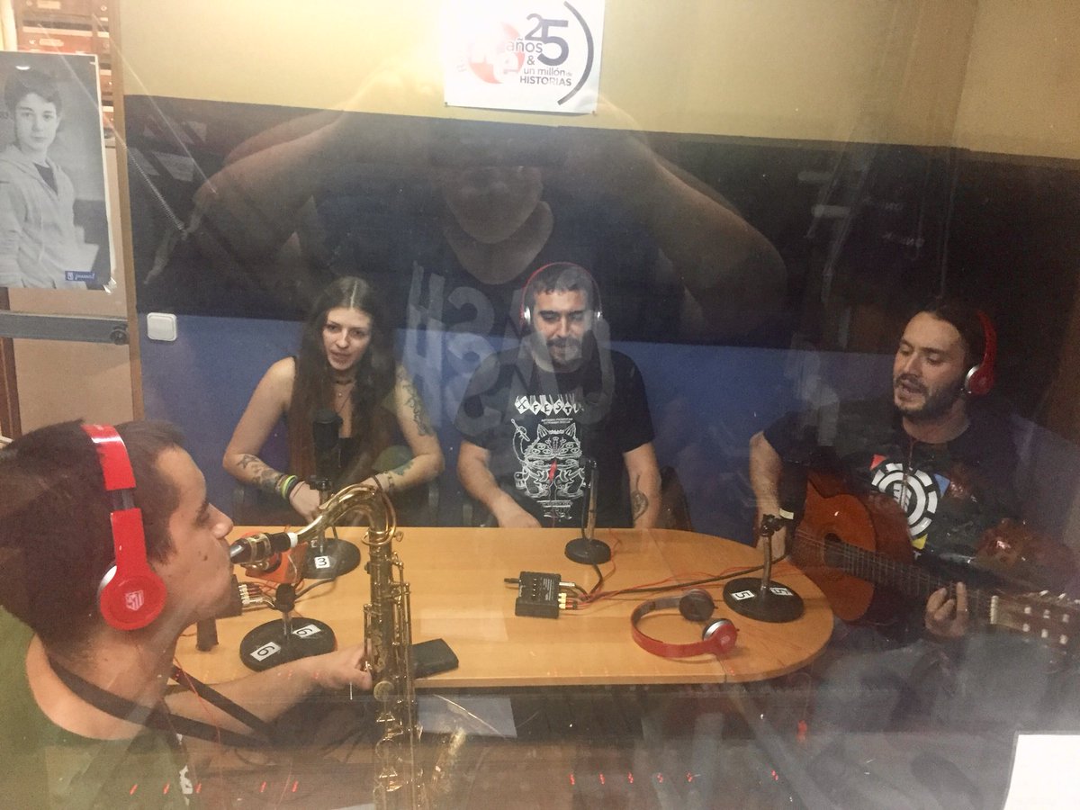 GarridoRock's tweet photo. Ahora mismo @lospunkpanther en acustico CON SAXO en el @GarridoRock https://t.co/iZFRf073Ej