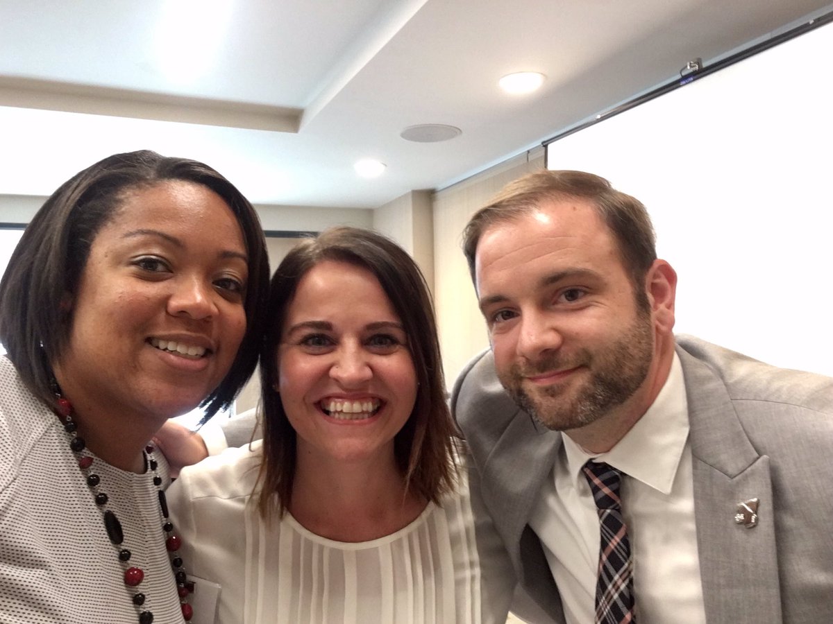 ShaFolandBemba's tweet photo. Honored to serve w @lmreyes, @ShillingAdam1 & #ELRNation Team to cultivate next generation leaders across the movement. #ERG2017 #BeCauseY https://t.co/A5Fpakr6U9