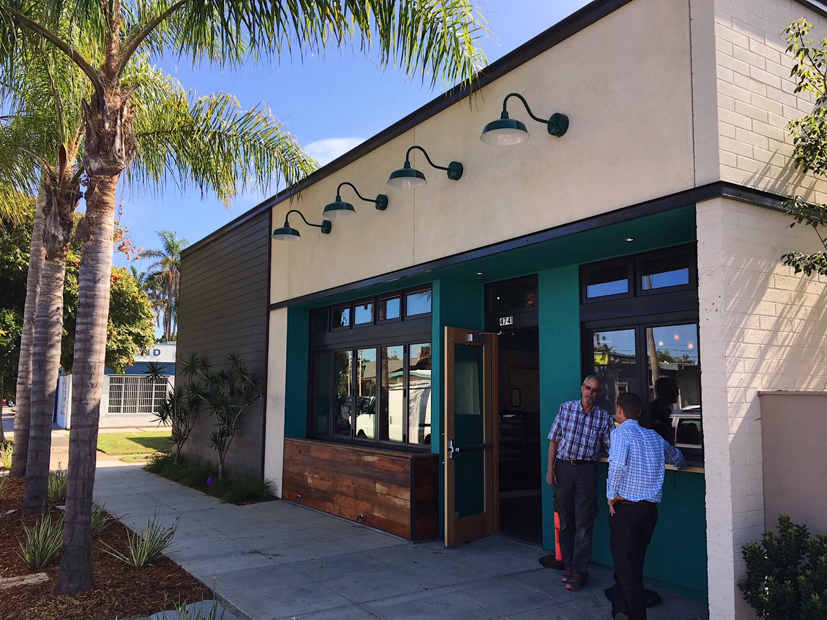 RowanElectric's tweet photo. Exterior of our OB People project with #TSAContracting #SanDiego #electricians #construction #Coop #community #RowanElectric https://t.co/p1IYO2olWI