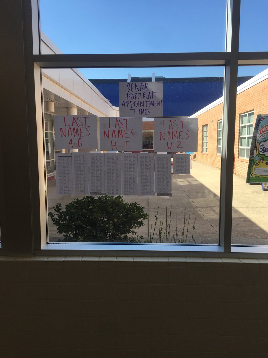 pvclass18's tweet photo. Don’t forget Senior Portraits are next week. If you don’t know your time, they’re posted in front of the senior courtyard https://t.co/FbyTRDnCEP