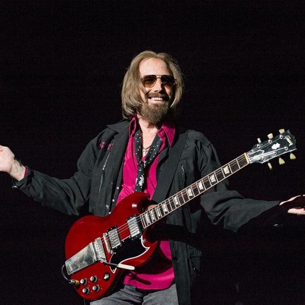 dmnfood's tweet photo. Report: Tom Petty dies at age 66 https://t.co/dK94bUrqvM https://t.co/4AfFNAfklp