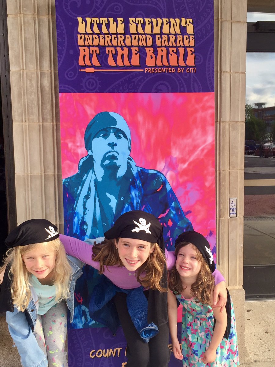 jonathonlehman's tweet photo. @StevieVanZandt @MVZaGoGo Tough day in news.  Will be in front row tonight with the girls for some rock therapy!  Wildflowers for Tom Petty? https://t.co/InfloCV7sf
