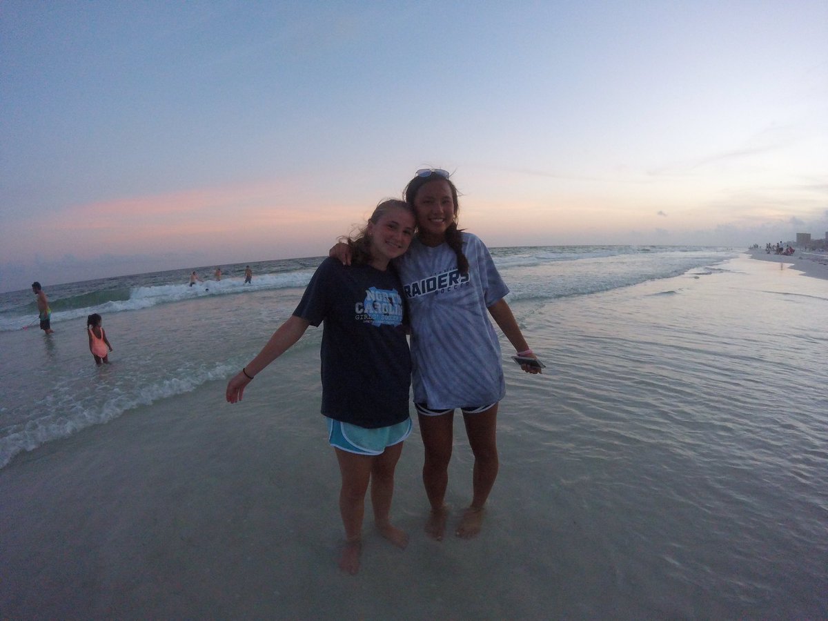 laura_mueller5's tweet photo. shoutout to my bff for committing to richmond!! love u so much!! 💗💗@_sarah9913 https://t.co/QSIvYRxcoG