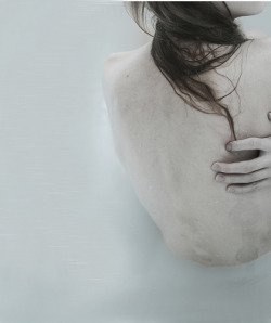 PatersonElise's tweet image. Always, they say they are fine, then hide it with a weak smile. #Blackmafia