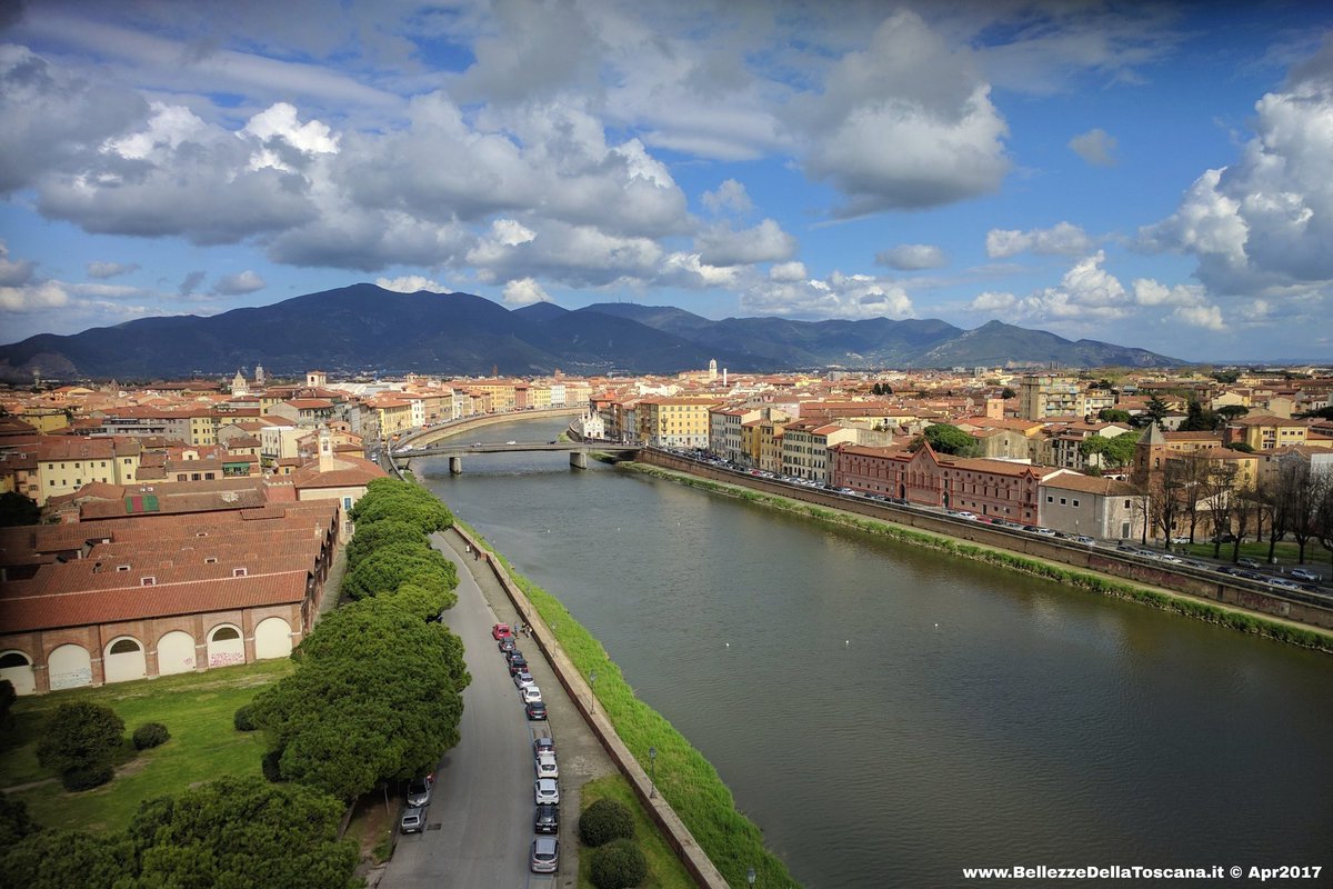 #Pisa , come in volo sull' #Arno ...

#city #town #Toscana #fiume #river #MonteSerra #panorama #Italia #wow #cityscape #lungarni #Tuscany