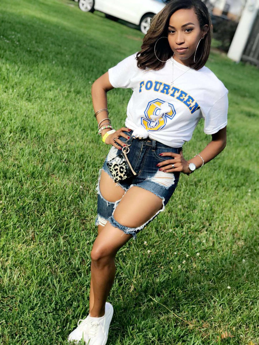 MayaAngelle's tweet photo. Homecoming week 💙💛 https://t.co/VhAAAsLsOV