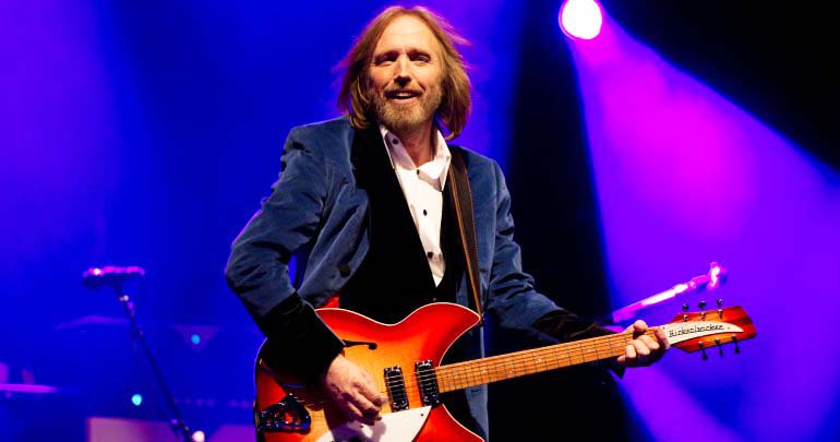 99scenes's tweet photo. Le chanteur Tom Petty est mort à l'âge de 66 ans https://t.co/P7saDwmr7i #TomPetty https://t.co/8X4SA8fI4l