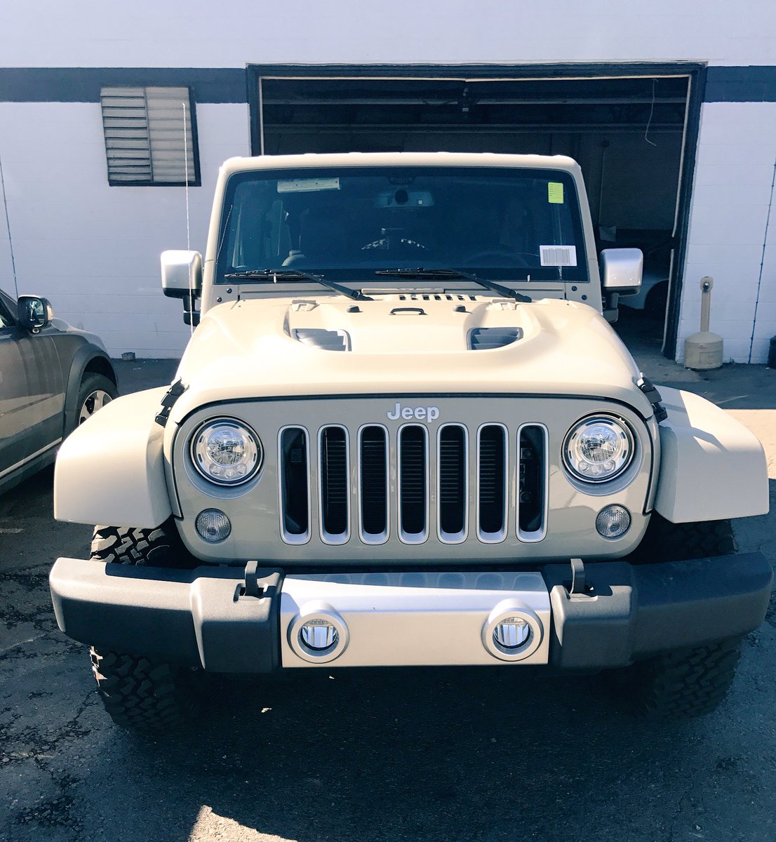 BakerJeepNJ's tweet photo. This #hot #Gobi #chief @jeep #wrangler is available now  @bakerjeepnj of #Princeton #NJ 
🚗💨 #JeepLife #AllJeepNJ ✨
https://t.co/S1PFjNxIpF https://t.co/2ssqM7ogmW