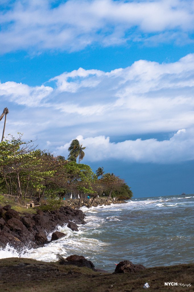 Nych_P's tweet photo. Sous les tropiques 🏝 
#Libreville #CartePostale #Gabon #Wallpapers
Copyright © 2017, @nychphoto https://t.co/sjZt8bSrlm